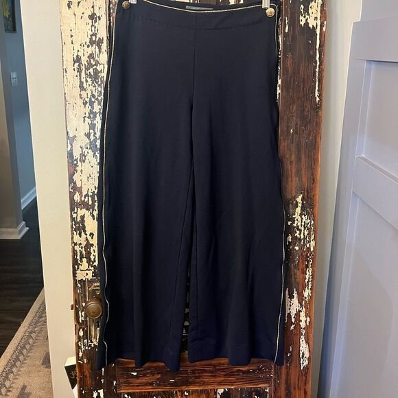 Alberta Ferretti women’s size 4 Gold accent crop navy pant Luxury. Italian. - Picture 1 of 10